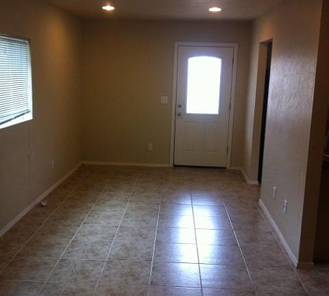 3rd image of 246 N 2nd Ave #246