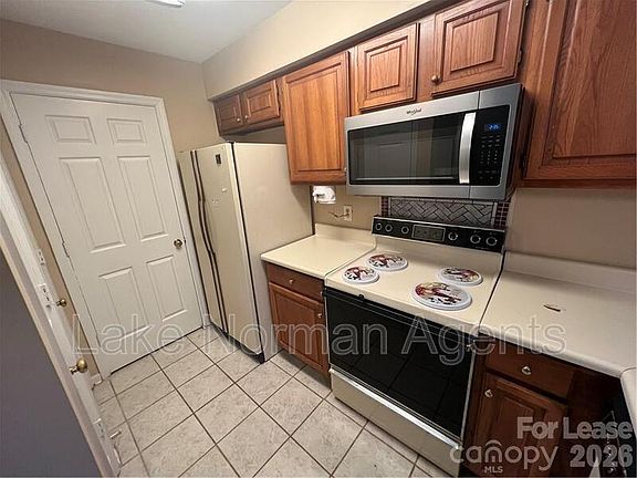 3rd image of 18817 Nautical Dr APT 104