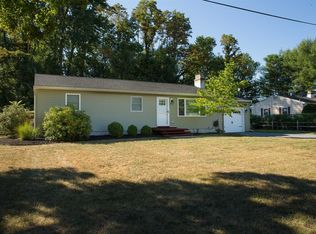 5 Flynn Ln, Poughkeepsie, NY 12603