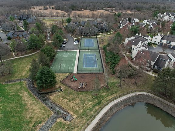 4th image of 6 Magnolia Path