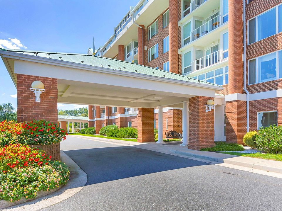 1st image of 500 Crestwood Dr Unit 2306