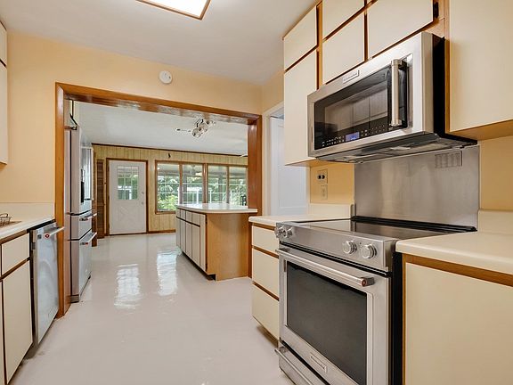 5th image of 3902 Cates Ave
