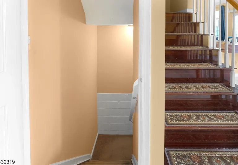 72 Albert Ct — Photo 30