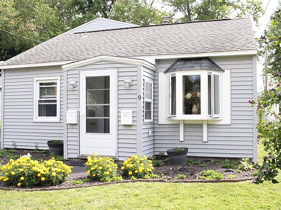 3rd image of 9 Stewart St