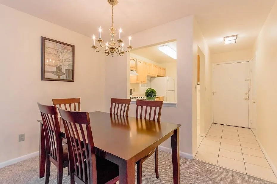 2 bed, 895 sqft, $2,595 — Photo 4