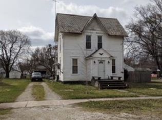 106 1st St, New London, OH 44851