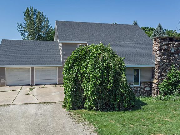 3rd image of 20775 Hickory Hills Rd