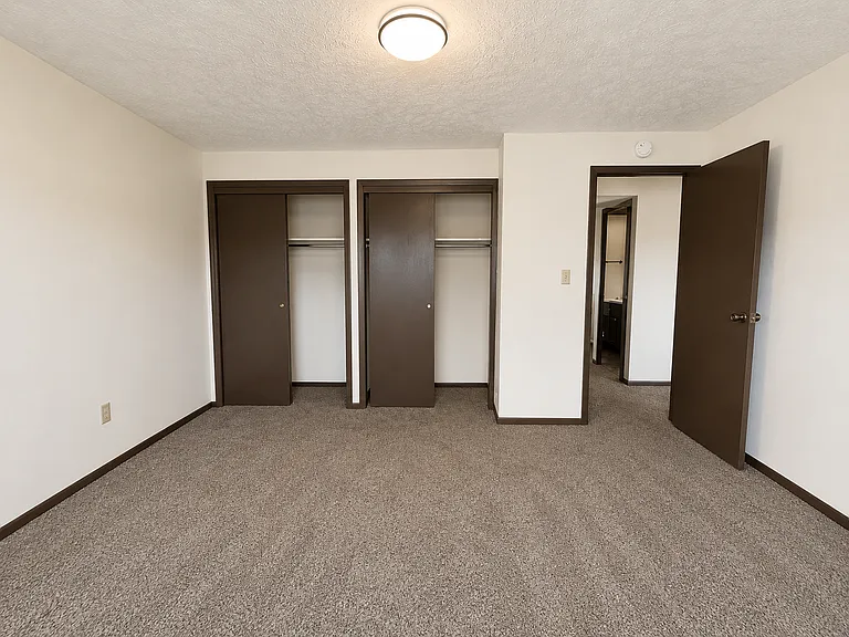 832 W 6th St #322-N-14 — Photo 5