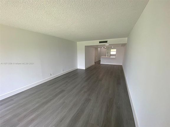 2nd image of 23099 N Barwood Ln N #202