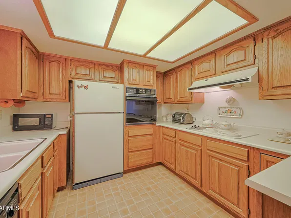 17404 N 99TH Avenue #214, Sun City, AZ 85373