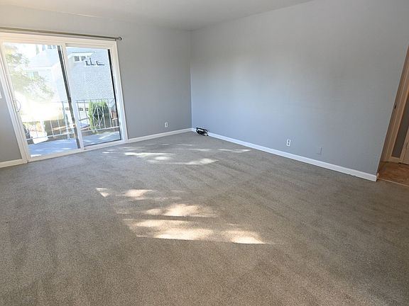 4th image of 3993 Starview Dr APT 4