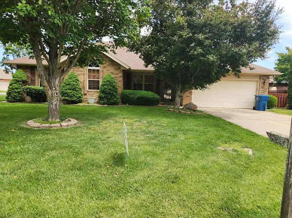 610 N Ellen St, Nixa, MO 65714
