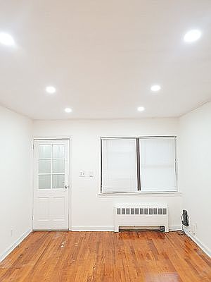 4th image of 270 W 236th St #1
