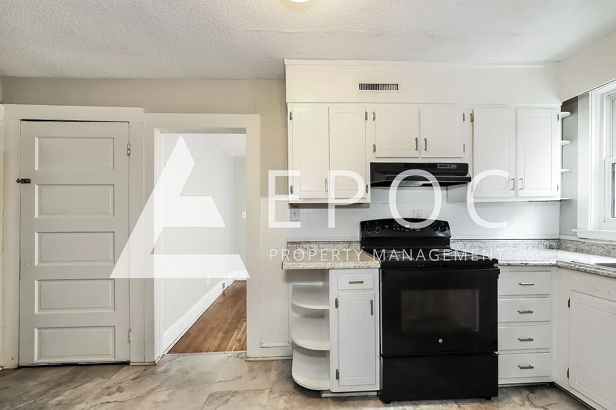 1115 S Benbow Rd — Photo 3