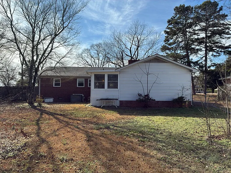 304 Pine Knoll Dr — Photo 12