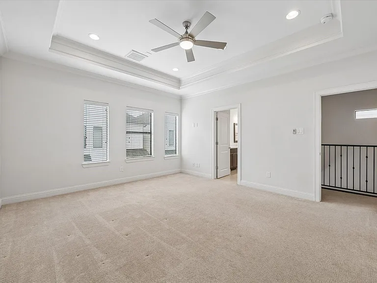 734 W 20th St #A — Photo 12