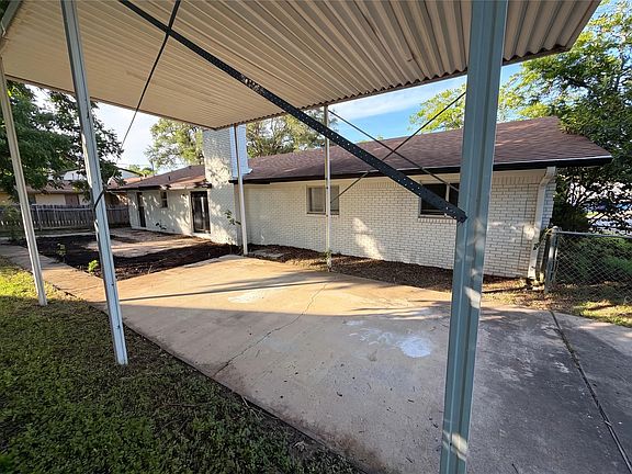 5th image of 2609 Loyola Ln