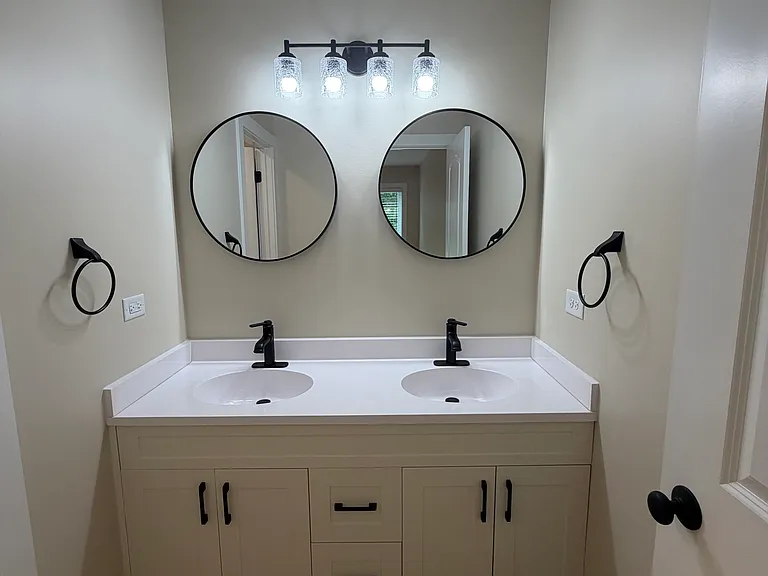 1609 Hillside Ln — Photo 11