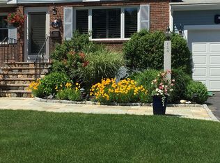 124 Lane Dr, Norwood, MA 02062