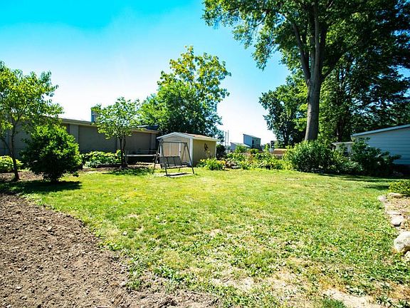 4th image of 21 Oakwood Dr