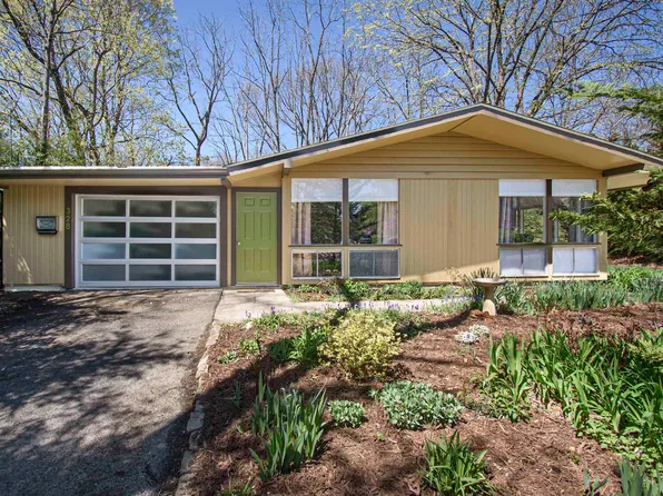 328 Eakin St SW, Blacksburg, VA 24060