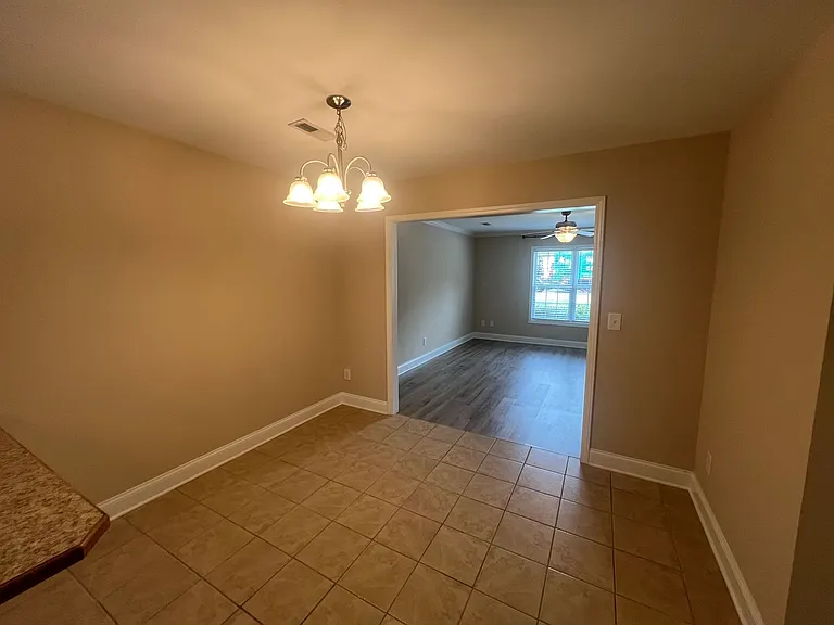 712 E Catawba St #B — Photo 5