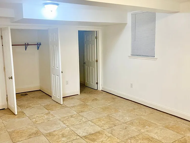 841 & 847 Whitelock St — Photo 11