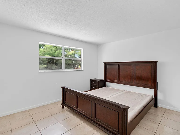 450 SW 2nd Ave #205 — Photo 14