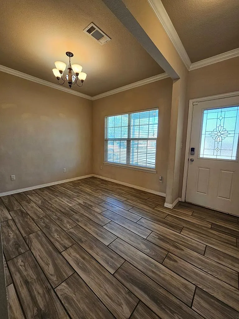 3 bed, 2.5 bath, 1550 sqft, $2,250 — Photo 3