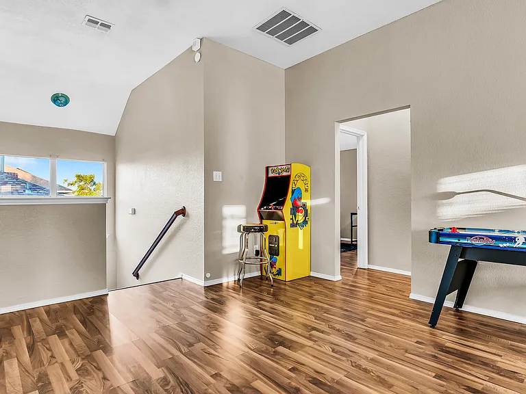 4709 Sleepy Ridge Cir — Photo 31