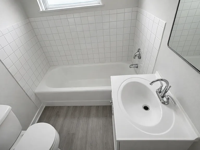 2025 Mansfield St — Photo 5