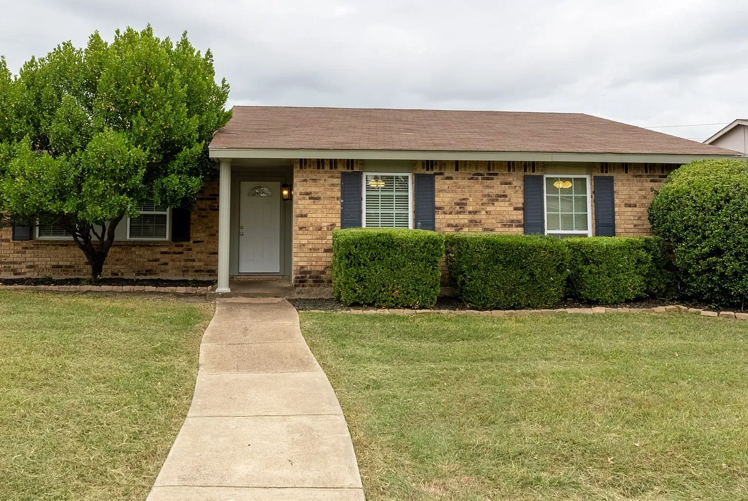 3 bed, 2.0 bath, 1512 sqft, $2,120 — Photo 1