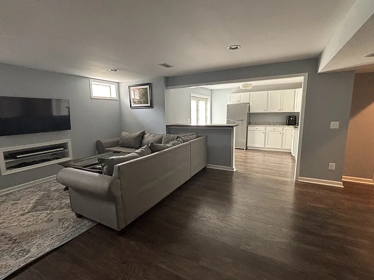 6631 Stourcliffe Ln — Photo 2