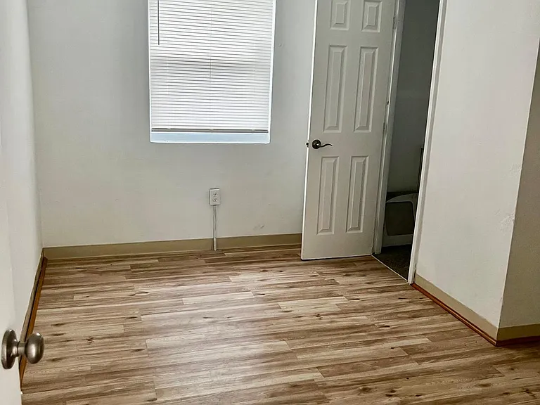 164 Adams Pl — Photo 5