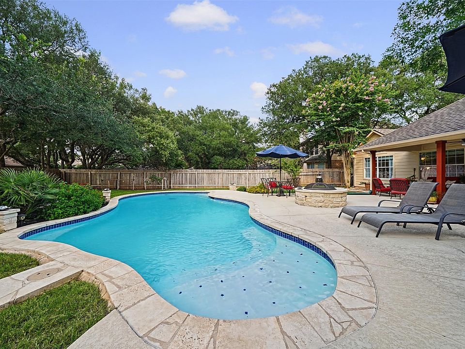 1st image of 526 Cullen Blvd