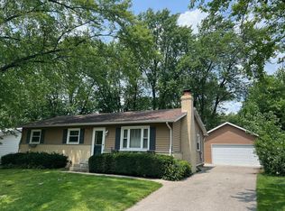 1216 Edwards Ave, Saint Charles, IL 60174