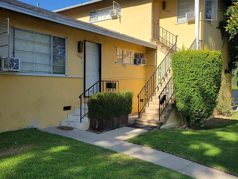 1st image of 1206 N Altadena Dr