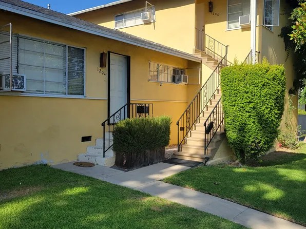 1206 N Altadena Dr, Pasadena, CA 91107