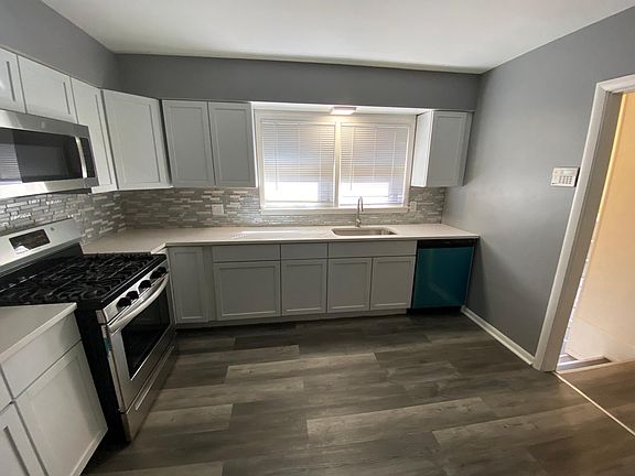 3rd image of 4126 Ivy St