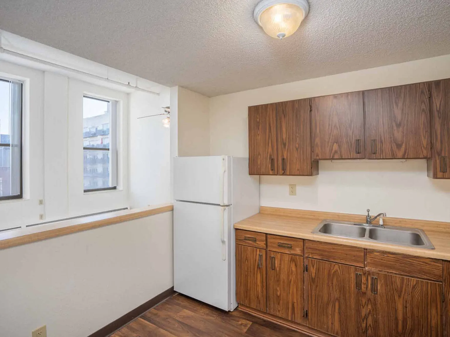 Heritage House — Photo 4