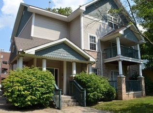 712 W Green St #2, Urbana, IL 61801