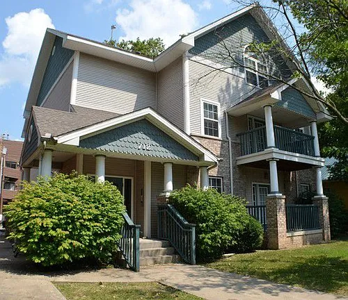 712 W Green St #2 Photo 1