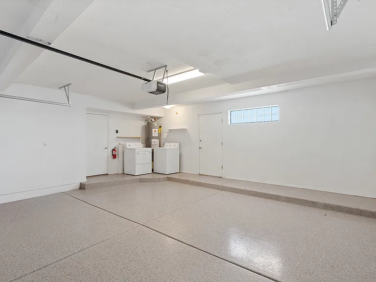 4295 Desert Springs Trl — Photo 27