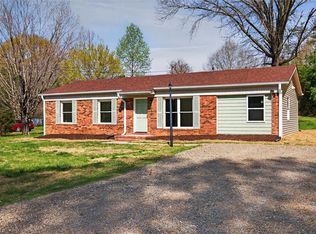 2016 Bryant St, Mayodan, NC 27025