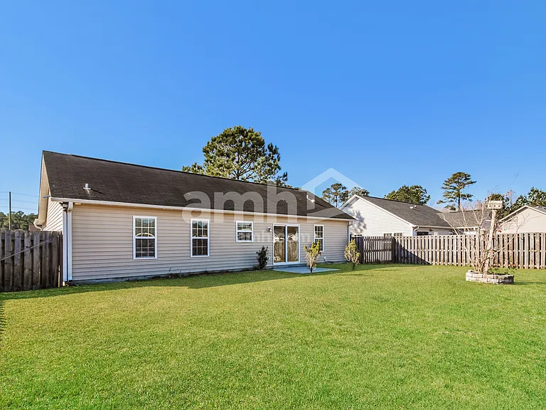 9488 NE Huckabee Ct — Photo 16