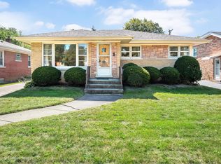 1114 E Oak Ave, La Grange Park, IL 60526