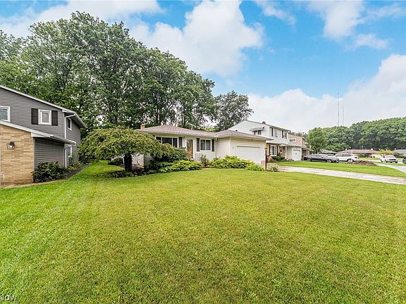 3rd image of 7012 Edgecliff Dr