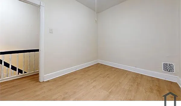 1332 N Wanamaker St — Photo 17