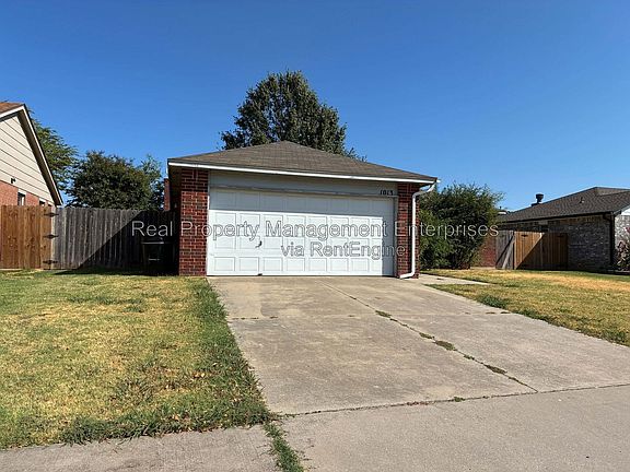 2nd image of 1013 N Windermere Dr