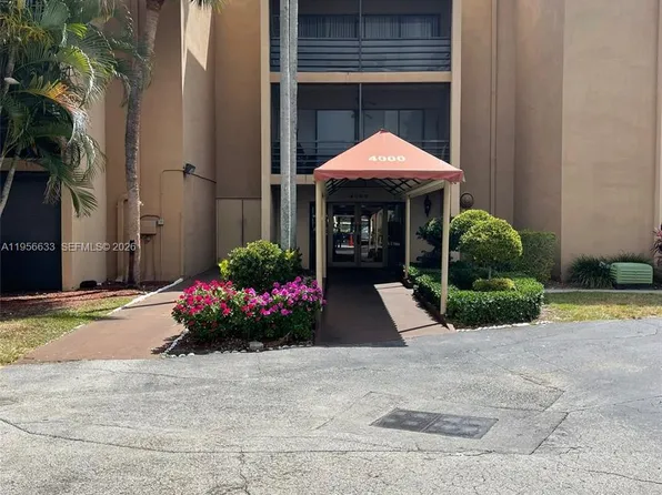 4000 N Hills Dr APT 32, Hollywood, FL 33021